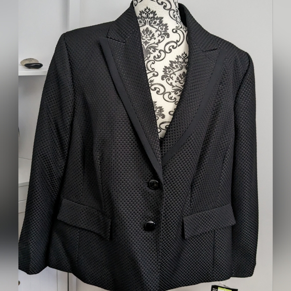 Le Suit Black and White Blazer Classic Tailored Fit